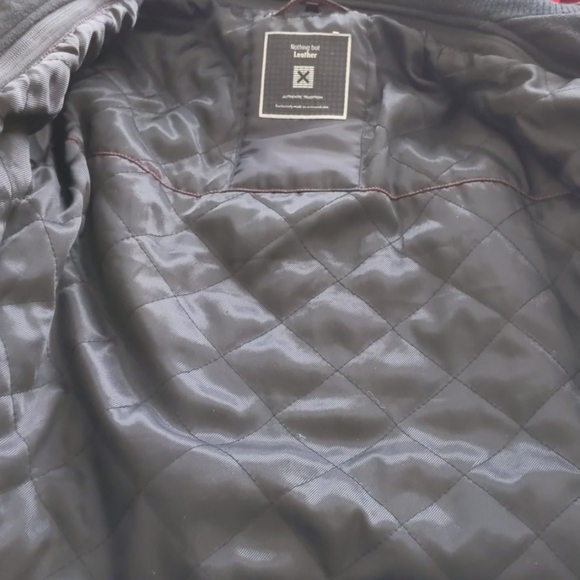 Men's Leather Jacket - Picture 7 of 8